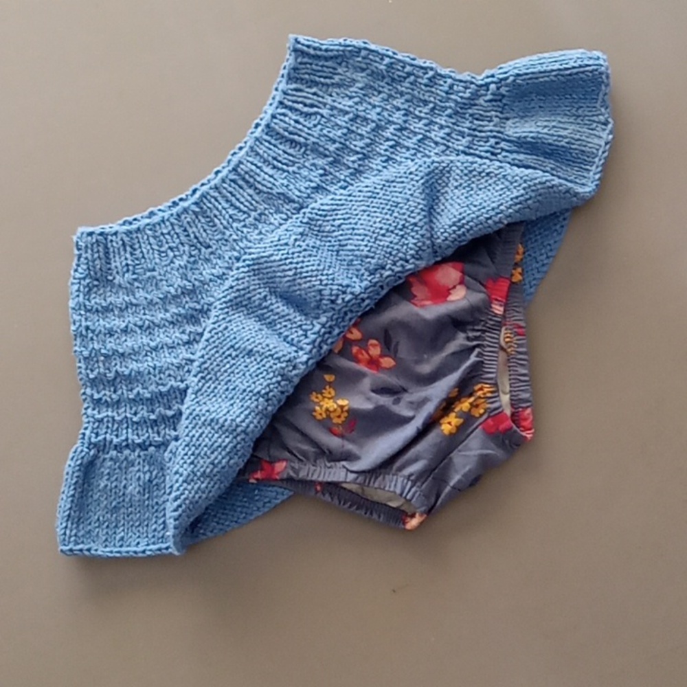 Hand Crafted Handknit Blue Textured Stripe Baby Skirt & Bloomers Set 12M - Picture 2 of 13